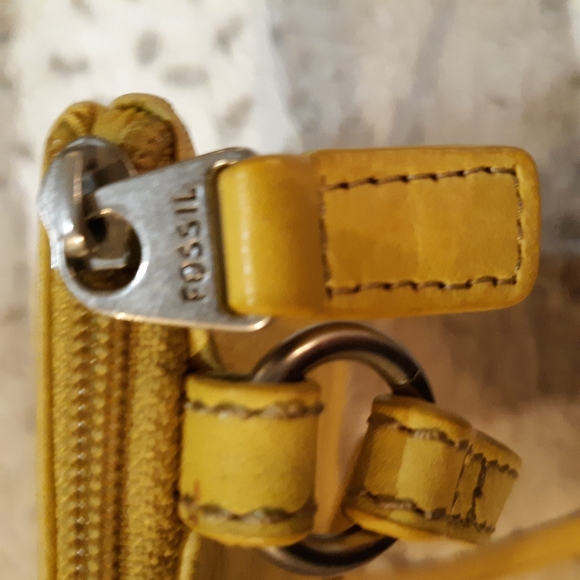 Fossil Yellow Pebbled Leather Small Crossbody Bag Purse Organizer💛 - Picture 4 of 7